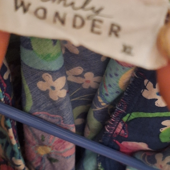 Emily Wonder Sandra Embroidered Tropical Tank - Picture 4 of 5